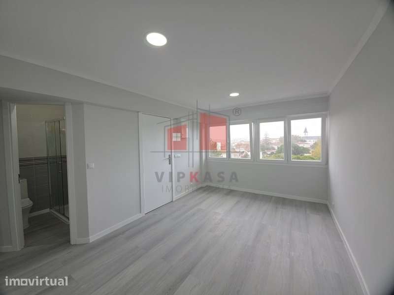 Apartamento T3 Totalmente Remodelado no Laranjeiro - Grande imagem: 4/11