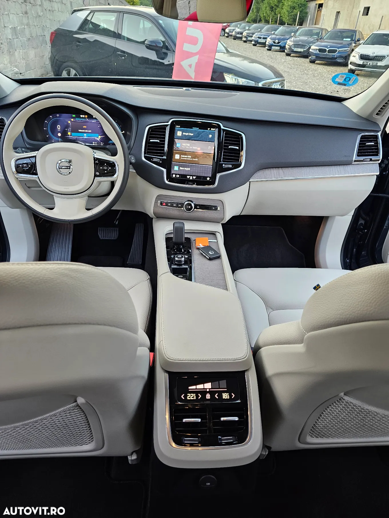 Volvo XC 90 T8 AWD Plug-in Hybrid Plus Dark - 33