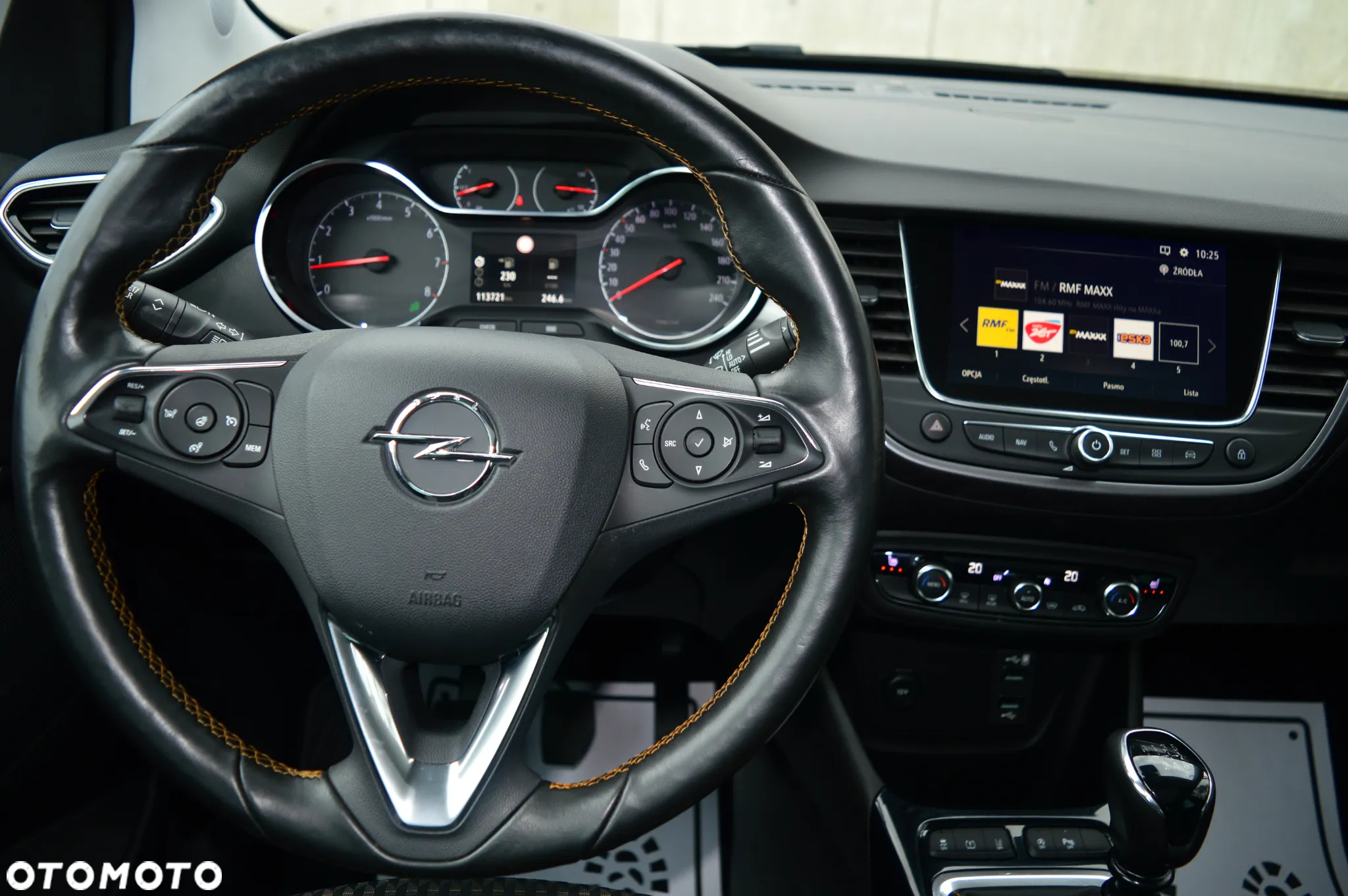 Opel Crossland X - 18