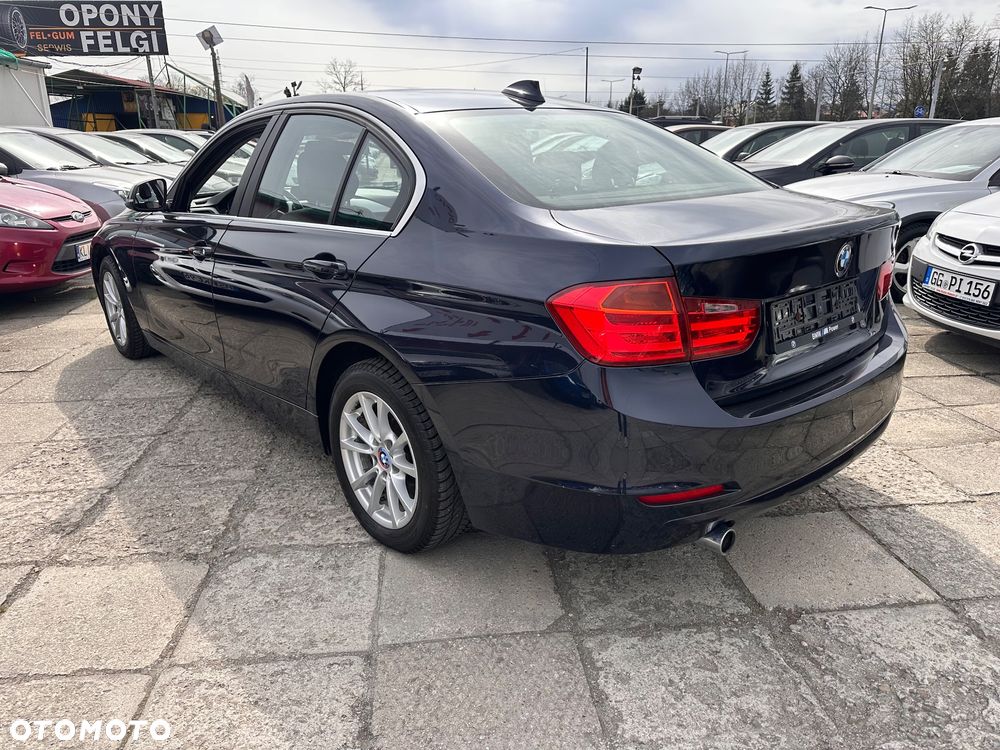 BMW Seria 3 318d Blue Performance Sport Line - 3