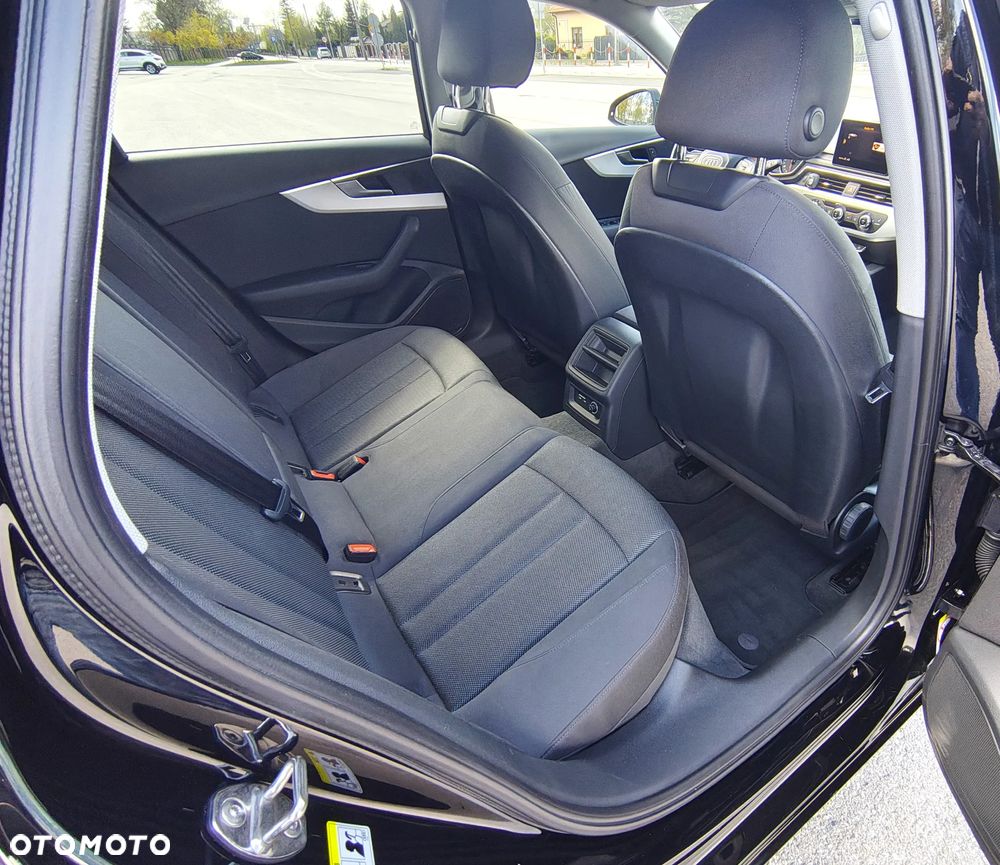 Audi A4 Avant 2.0 TDI sport - 32