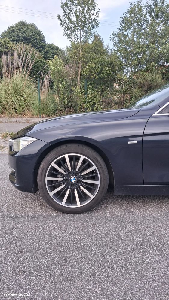 BMW 320 d Auto Line Luxury - 16