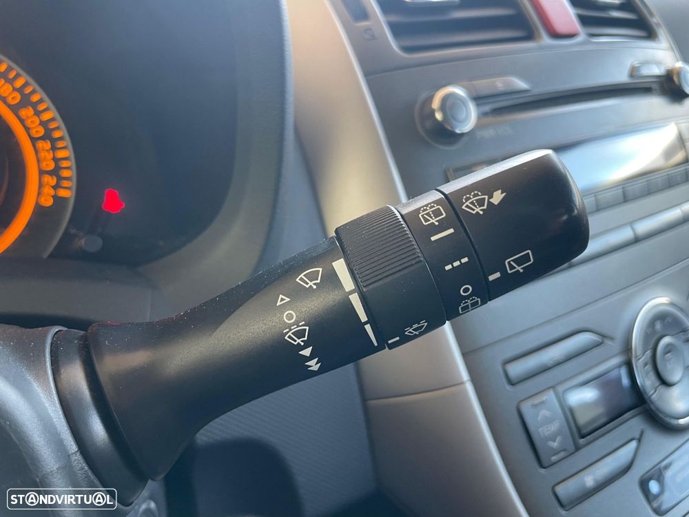 Toyota Auris 2.0 D-4D - 18