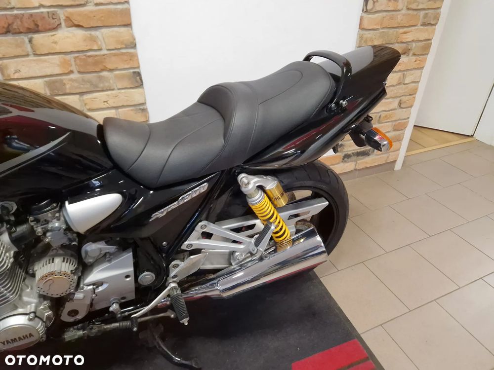 Yamaha XJR - 14