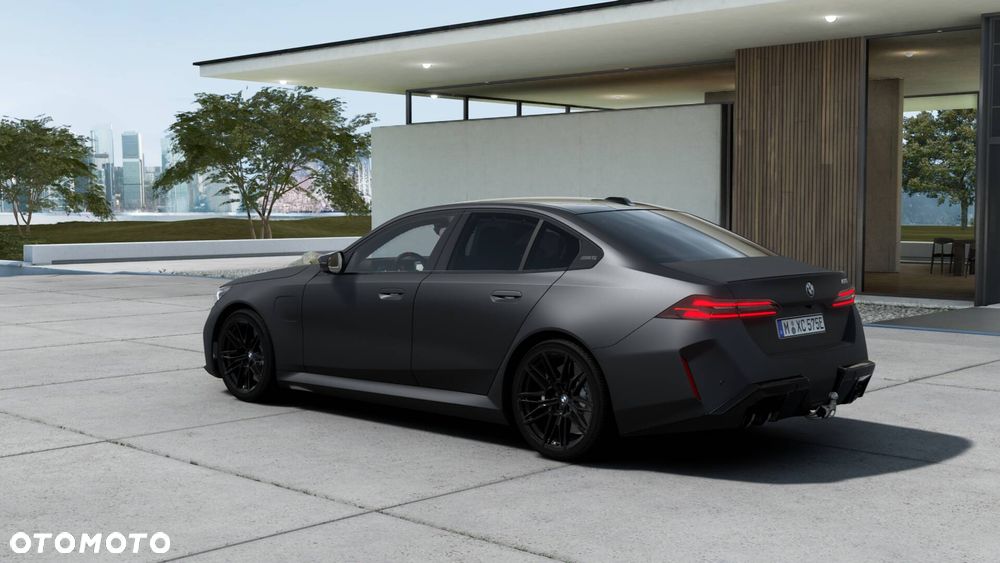 BMW M5 xDrive - 3