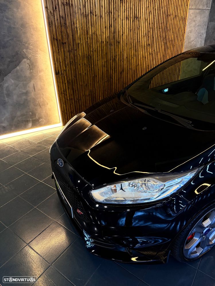 Ford Fiesta 1.6 EcoBoost ST - 21