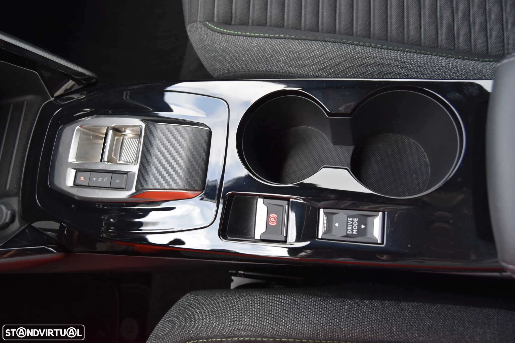 Peugeot e-2008 54 kWh Active - 35