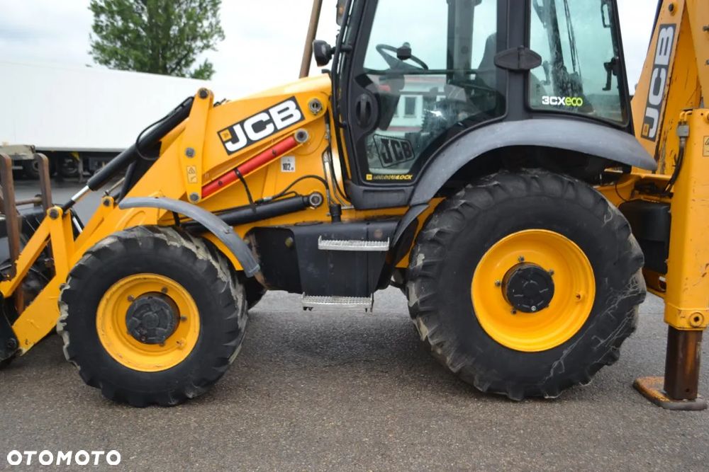 JCB 3CX - 32