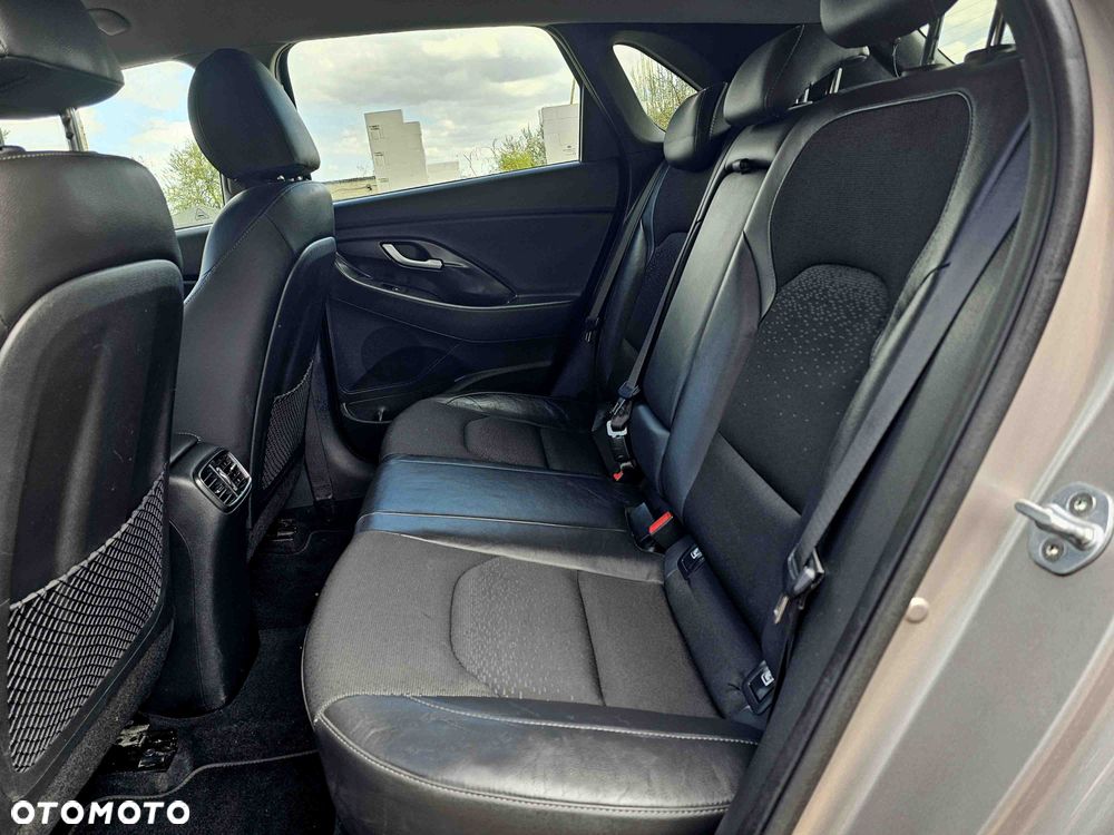 Hyundai i30 blue 1.6 CRDi Premium - 19