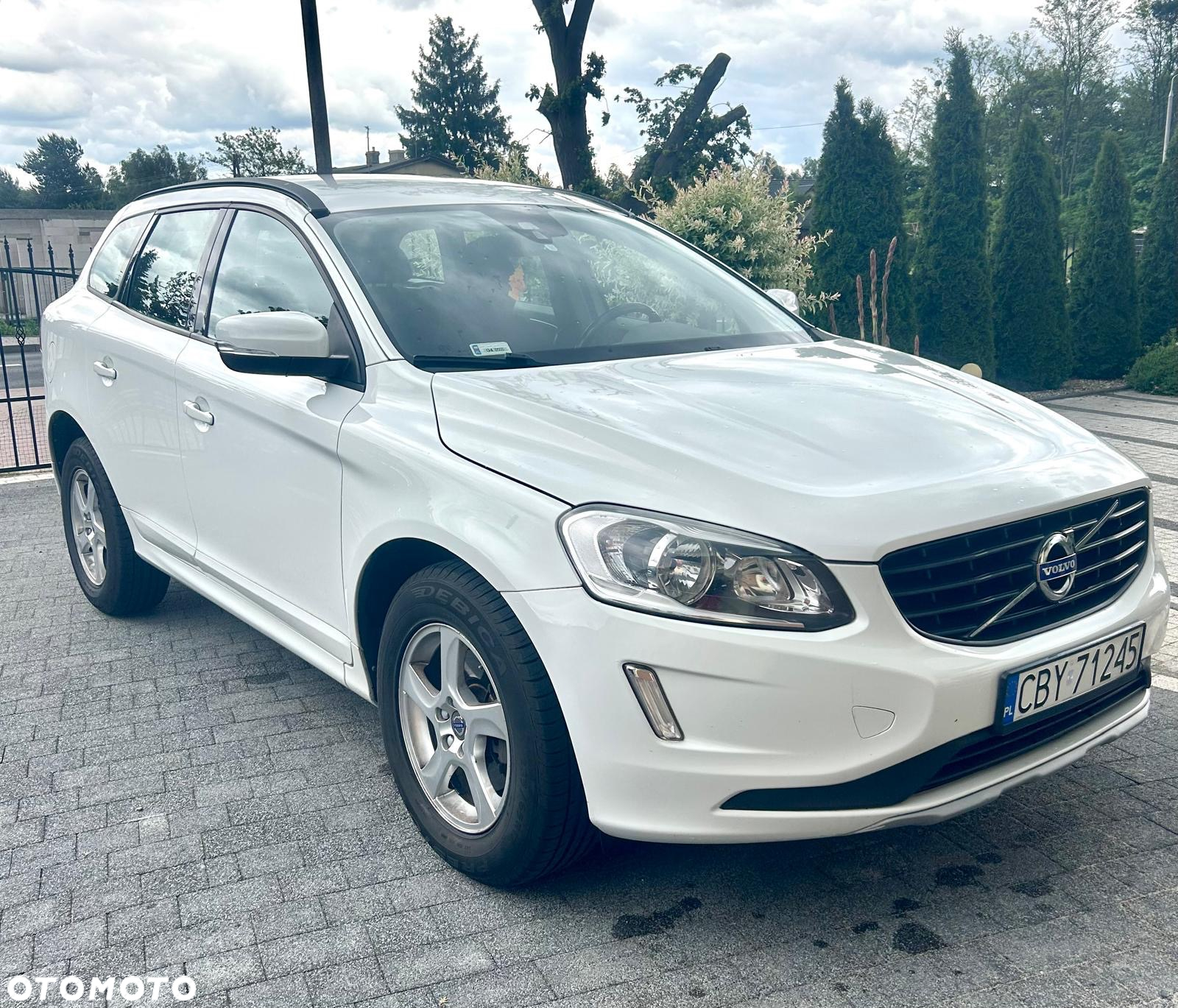 Volvo XC 60 D3 Drive-E Momentum - 11