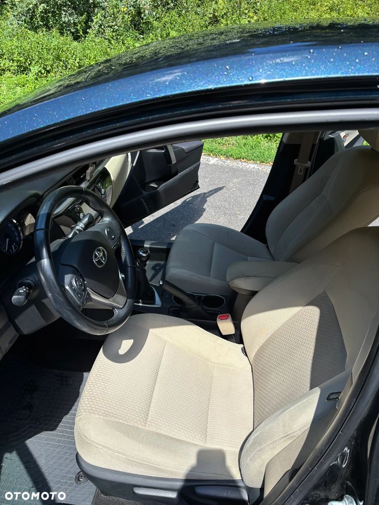 Toyota Corolla 1.6 Premium + - 14