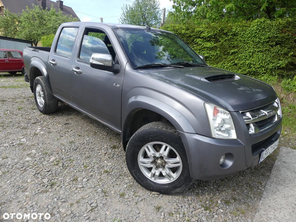 Isuzu D-Max 2.5d DC Custom - 13