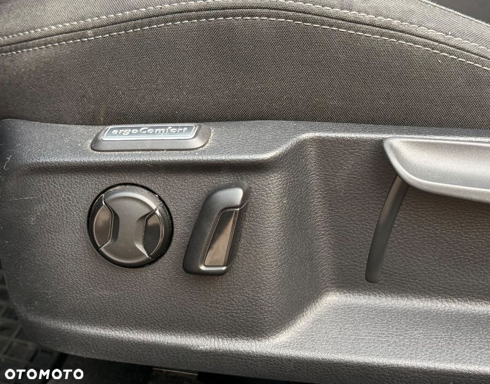 Volkswagen Passat 1.8 TSI BMT Comfortline - 12