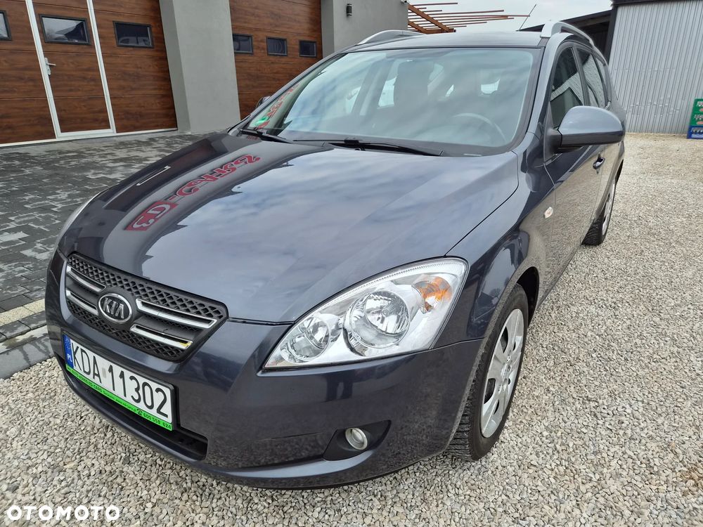 Kia Ceed - 4
