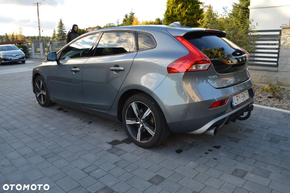 Volvo V40 D2 Drive-E R-Design Momentum - 9