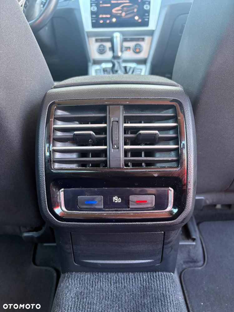 Volkswagen Passat 2.0 TDI SCR Comfortline DSG - 11