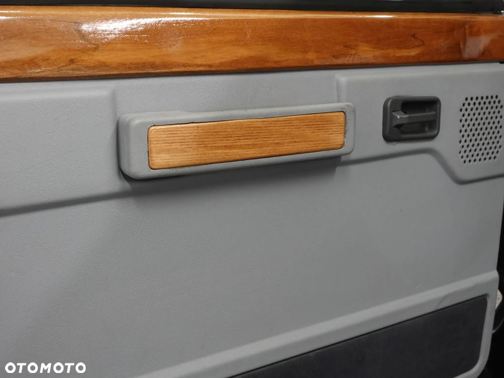 Land Rover Range Rover - 25