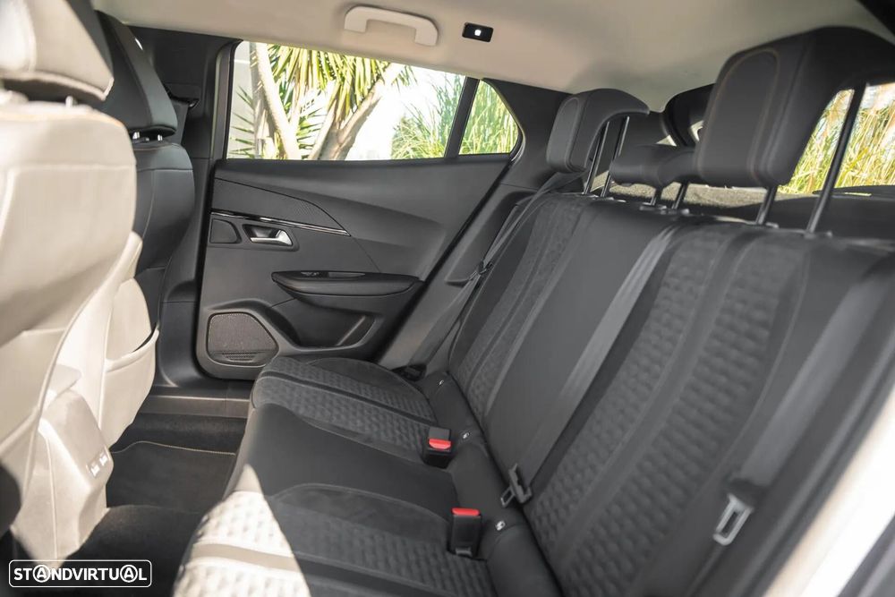 Peugeot e-2008 50 kWh Allure Pack - 25