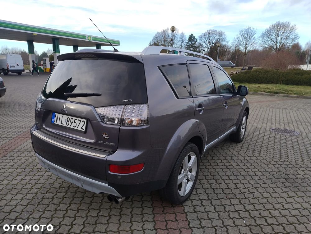 Mitsubishi Outlander - 3