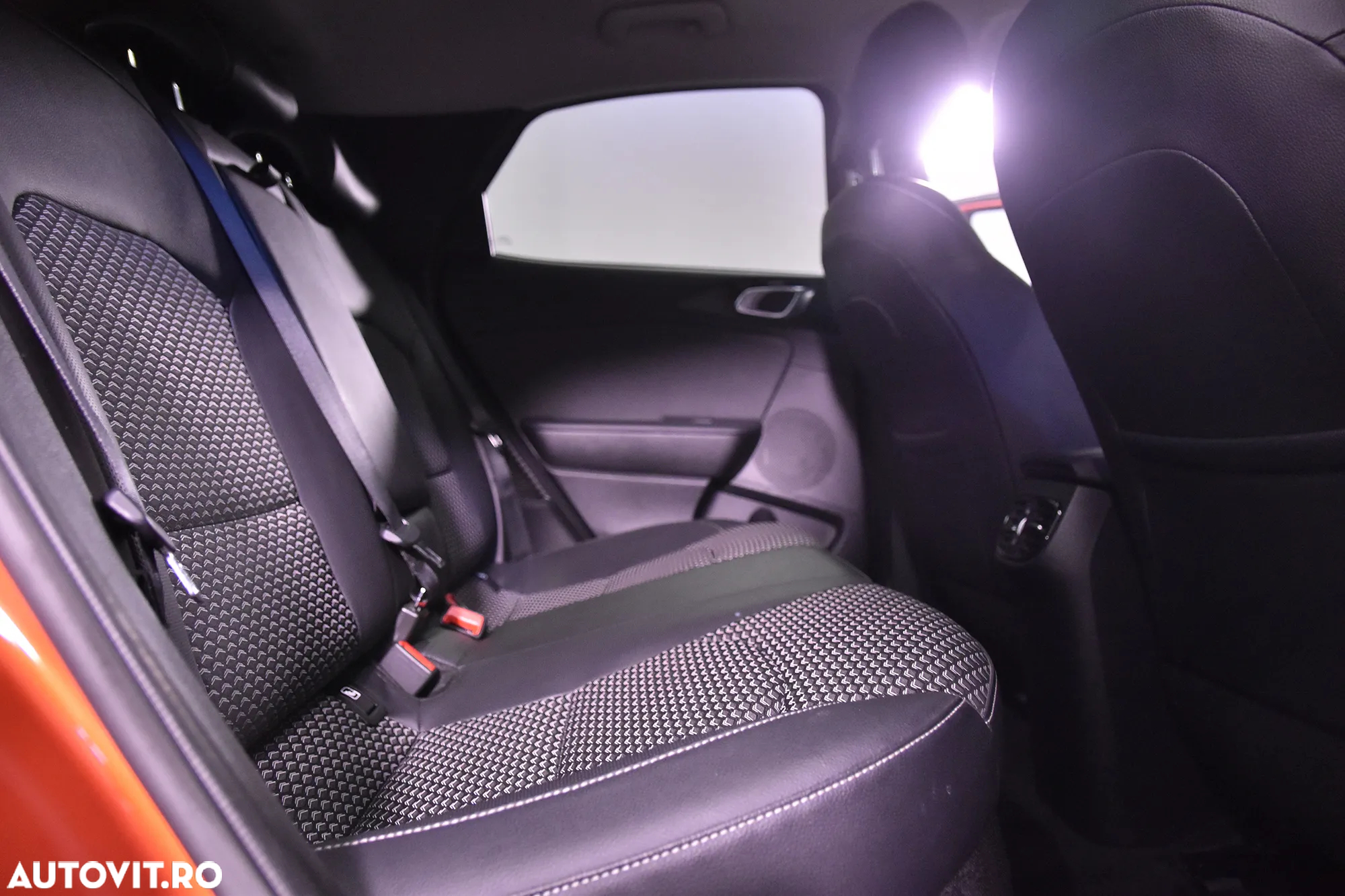 Kia XCeed - 12