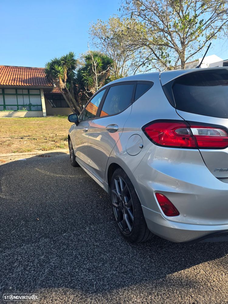 Ford Fiesta - 8
