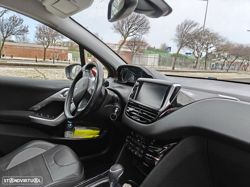 Peugeot 2008 1.2 PureTech Allure EAT6 - 7