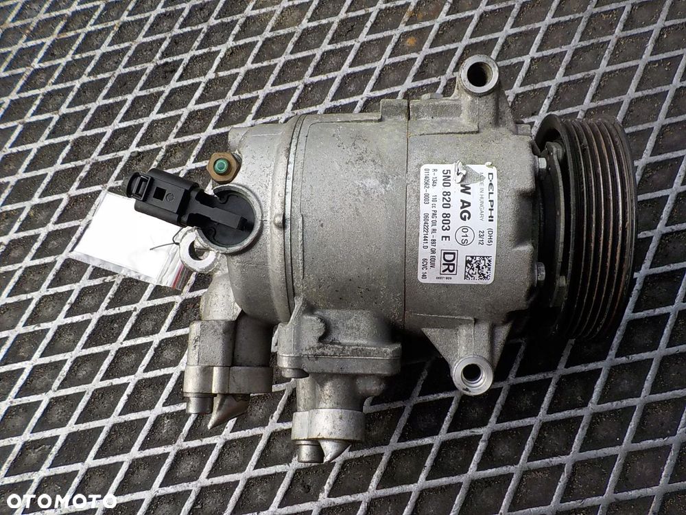 VOLKSWAGEN GOLF V 1.9 TDI SPRĘŻARKA POMPA KLIMATYZACJI 5N0820803E - 1