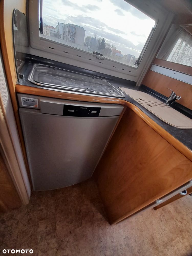 Mercedes-Benz Sprinter - 24