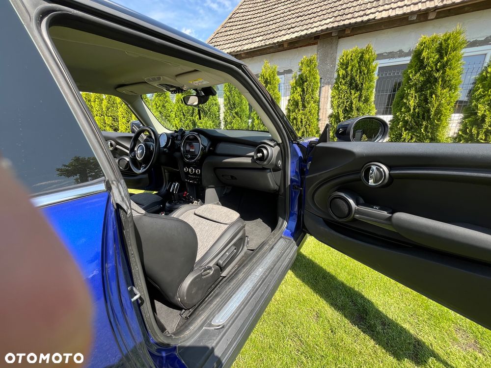 MINI Cooper Standard - 24