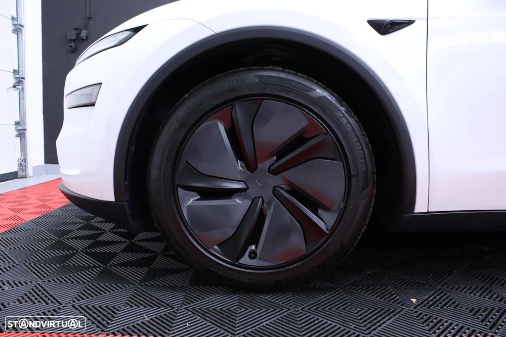 Tesla Model Y Standard - 6
