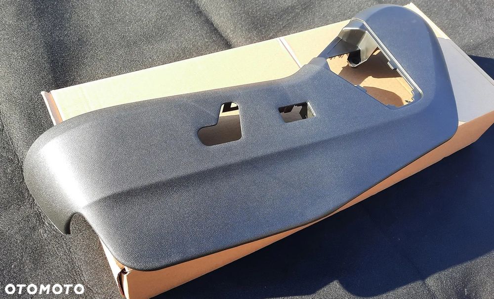 Chrysler Town Country 08-16 Dodge Grand Caravan VW Routan Lancia Voyager osłona plastik boczek panel bok fotela kierowcy - 2