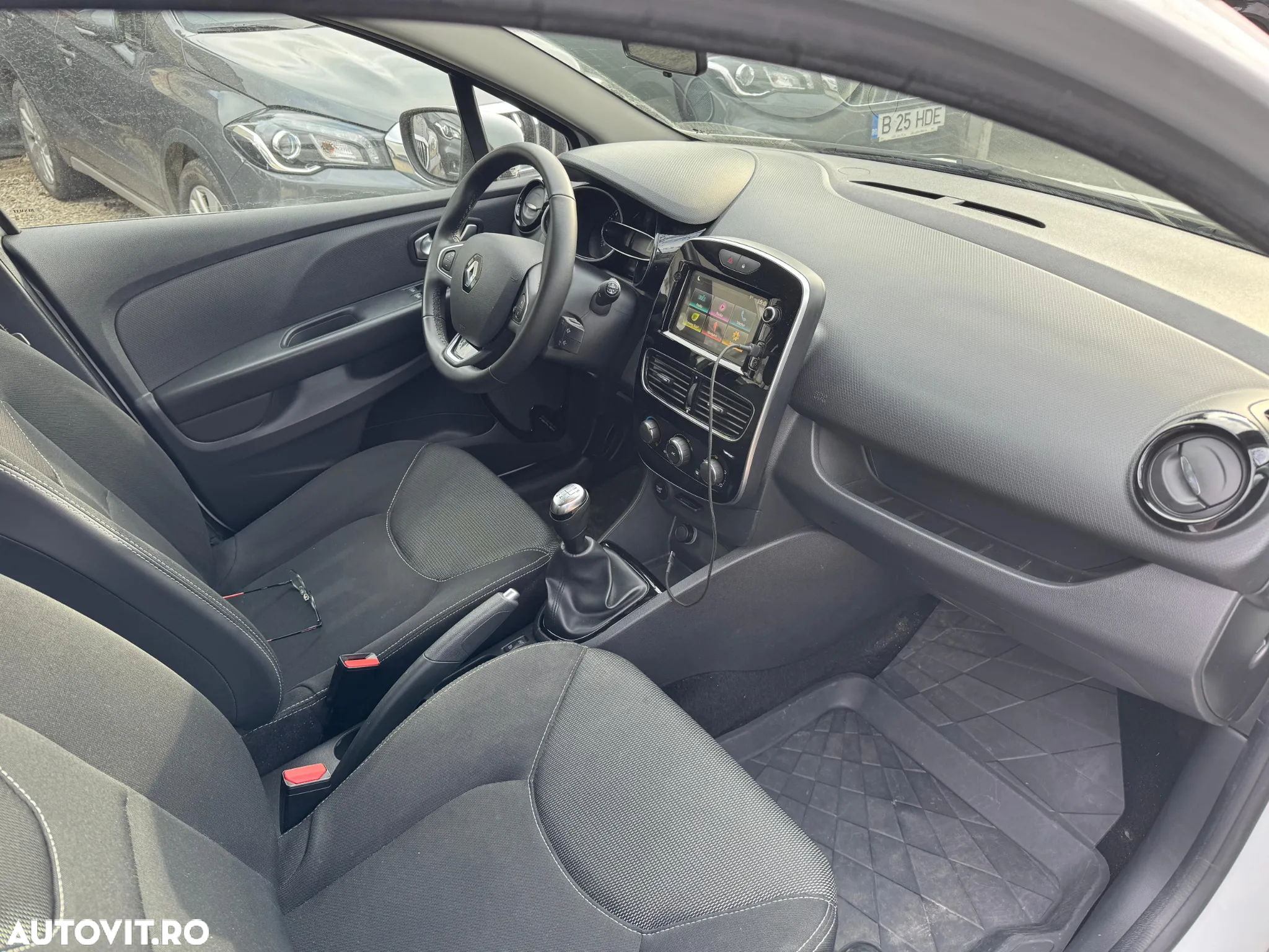Renault Clio Estate Energy TCe Zen - 9