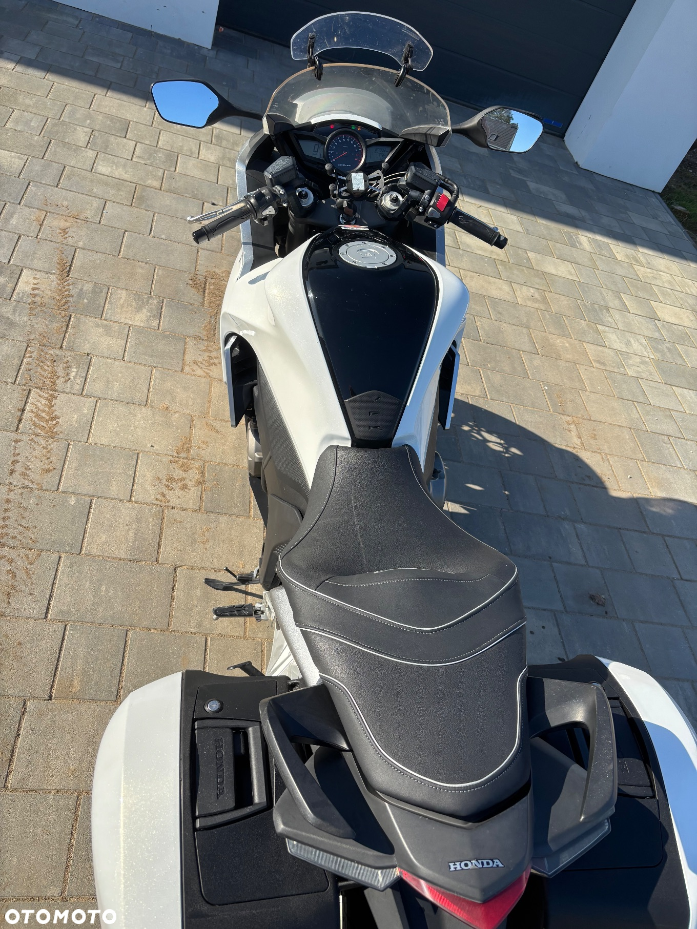 Honda VFR - 9