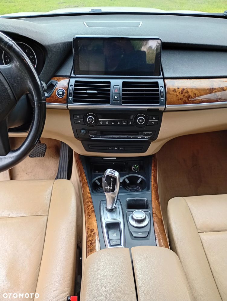 BMW X5 xDrive30i - 10