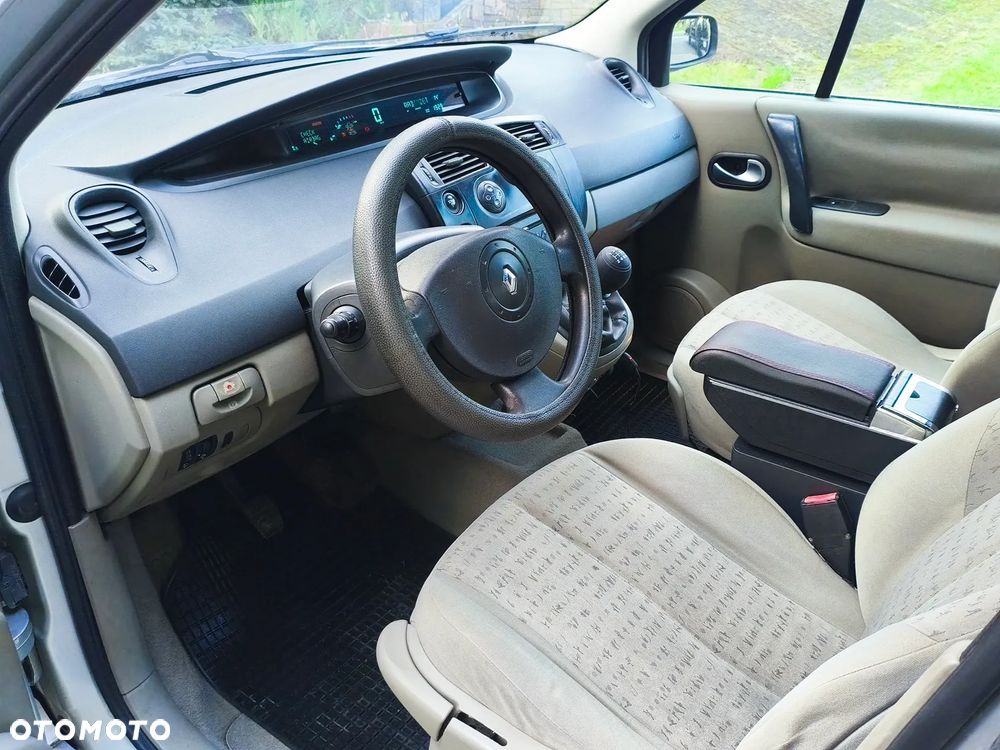 Renault Scenic 1.9 dCi Confort Expression - 10