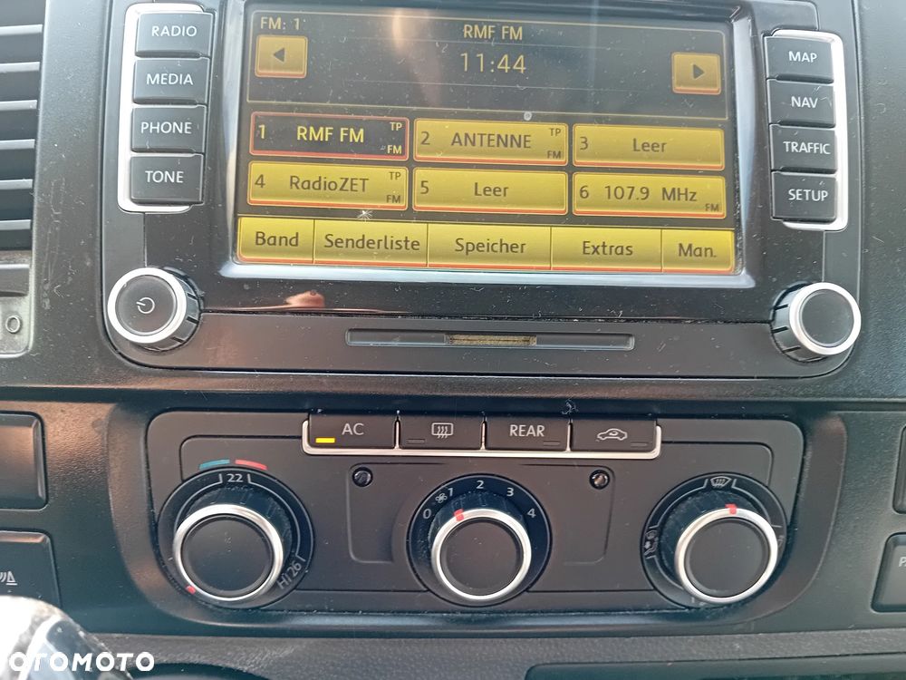 Volkswagen Caravelle - 21