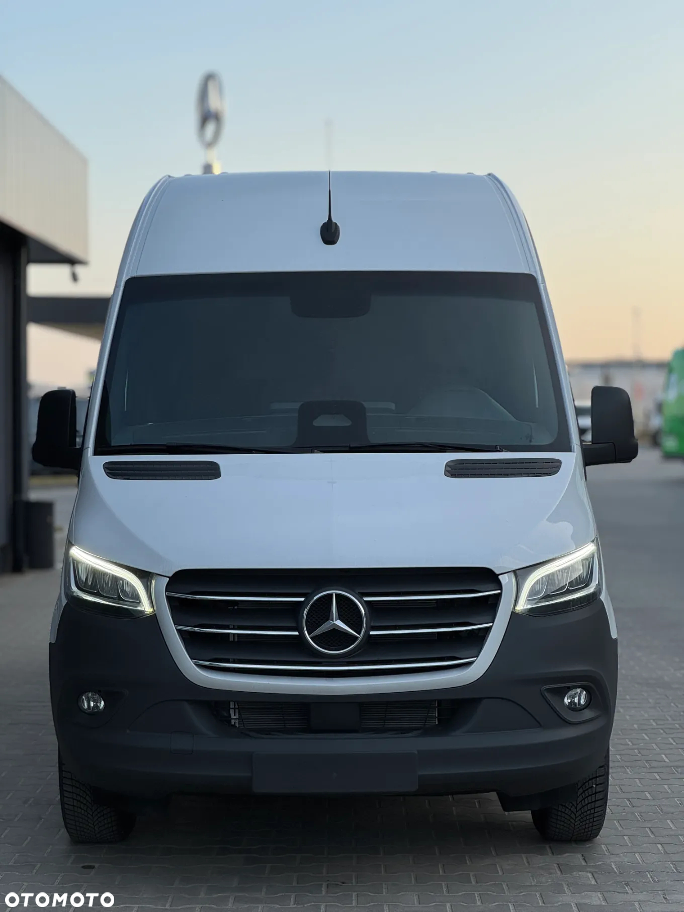 Mercedes-Benz Sprinter - 4