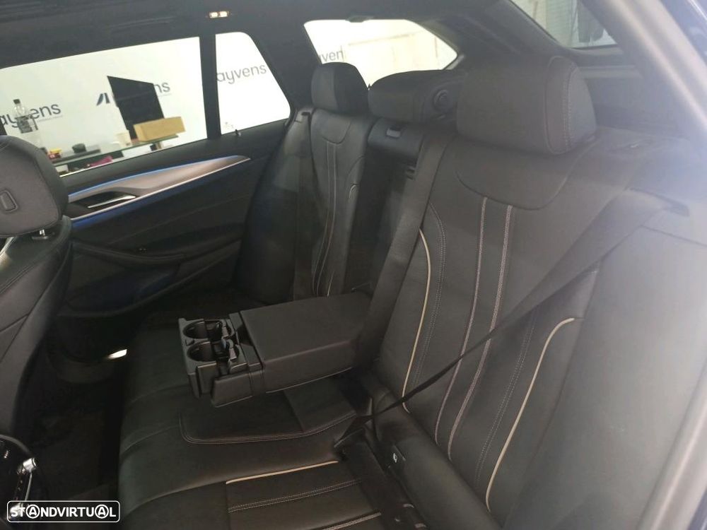 BMW 530 e Line Luxury - 9