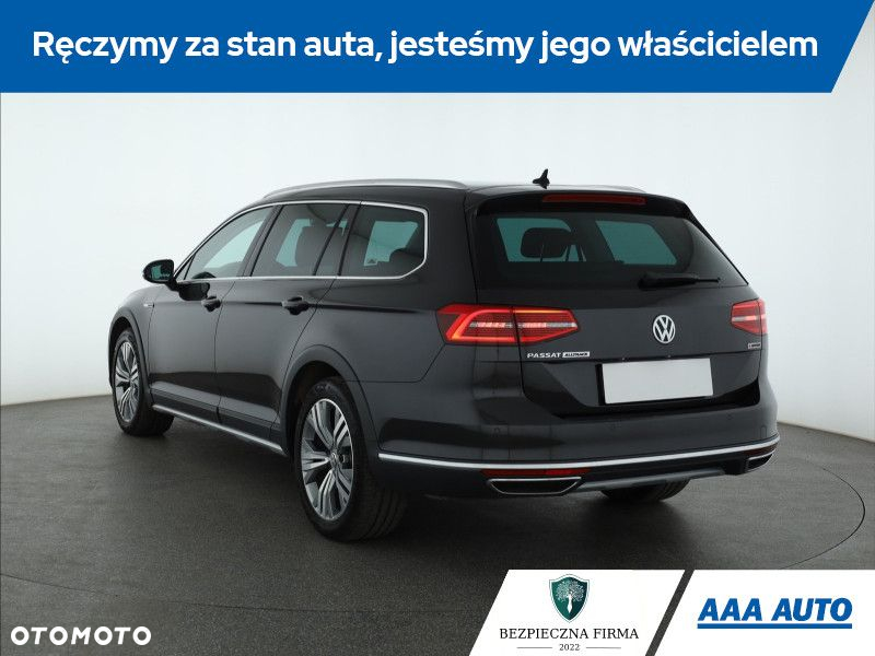 Volkswagen Passat - 5