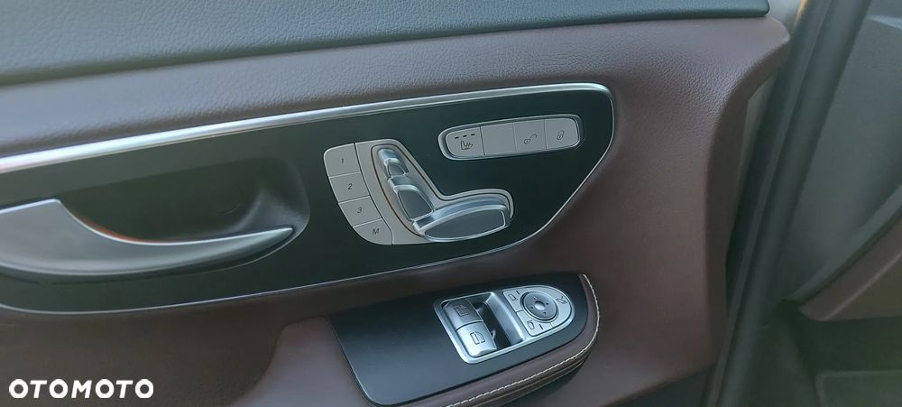 Mercedes-Benz Klasa V 220 (BlueTEC) d Avantgarde 7G-Tronic - 15