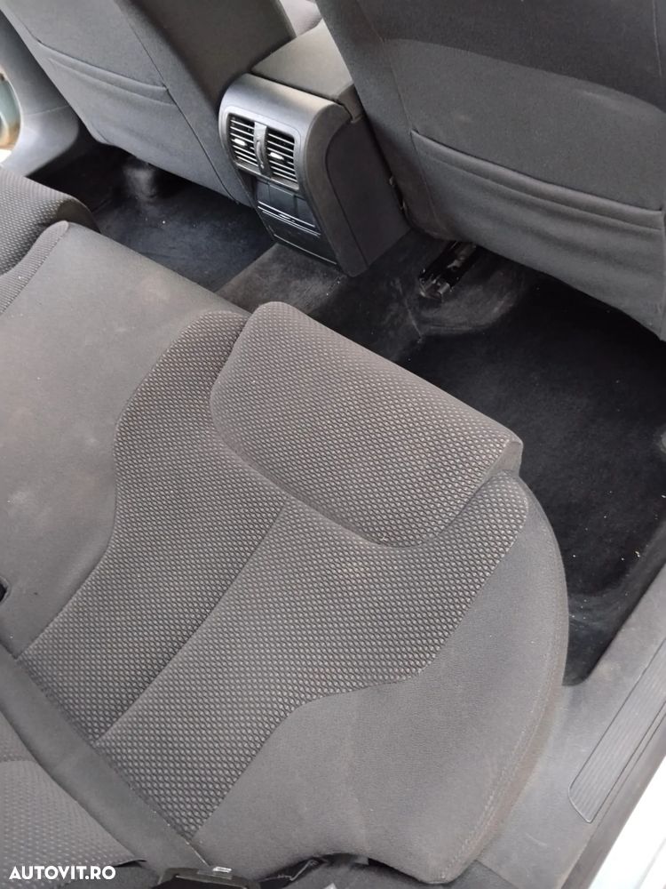 Volkswagen Passat 2.0 TDI DPF Highline - 8