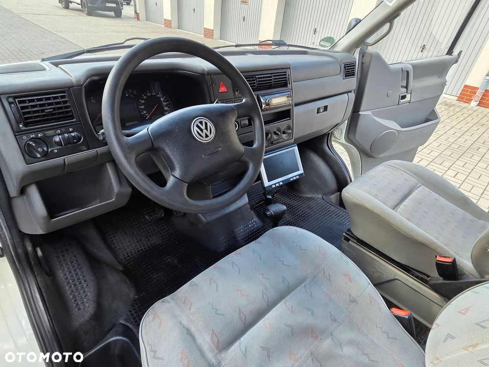 Volkswagen Caravelle - 30