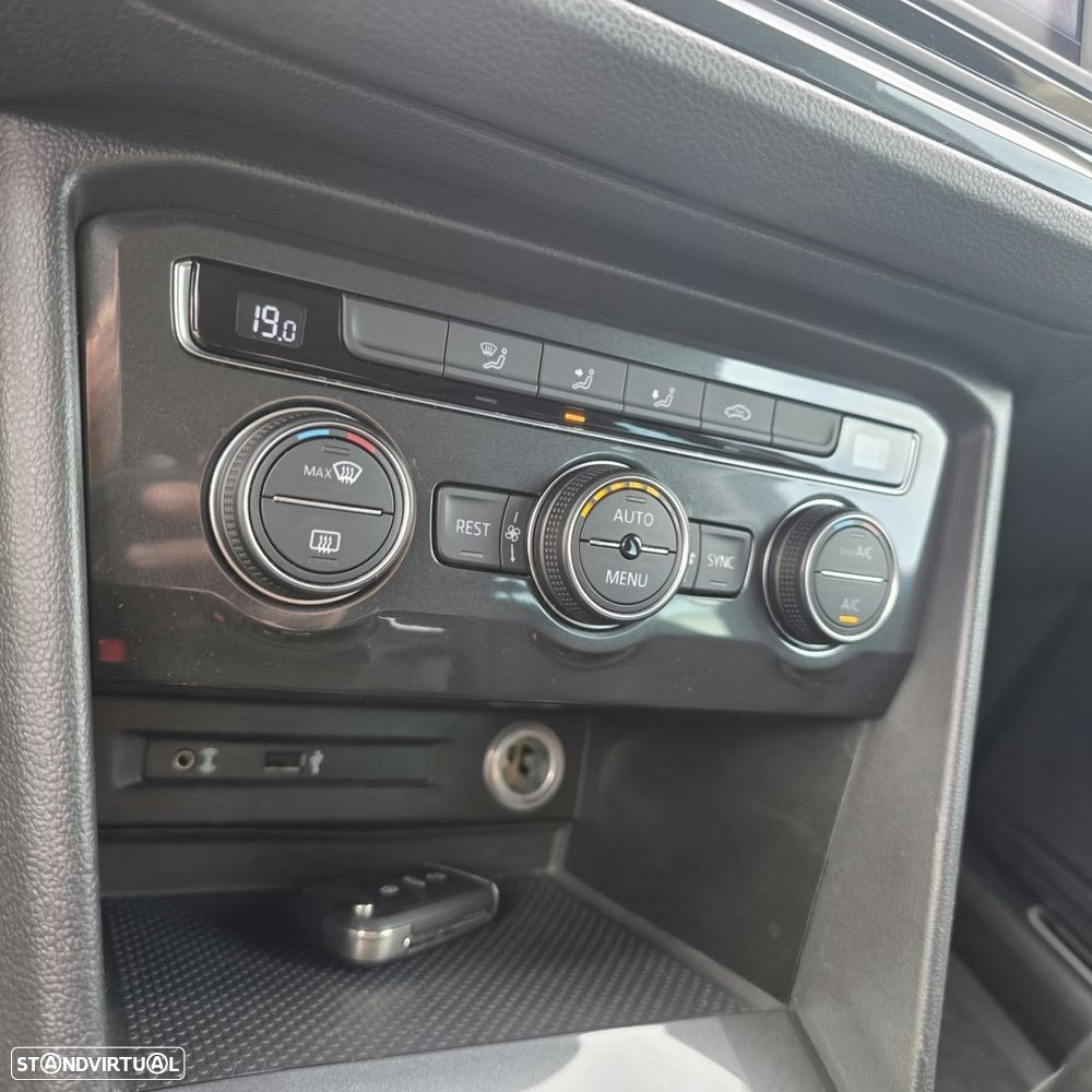 VW Tiguan 2.0 TDi Sport BlueMotion - 28