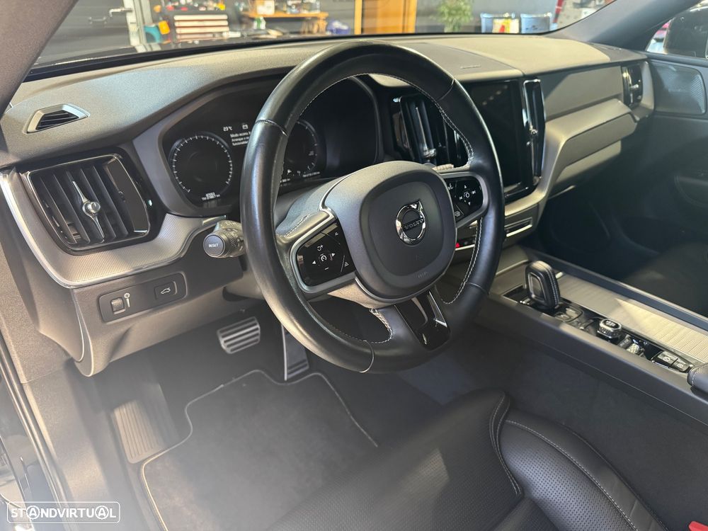 Volvo XC 60 2.0 B4 R-Design Geartronic - 27