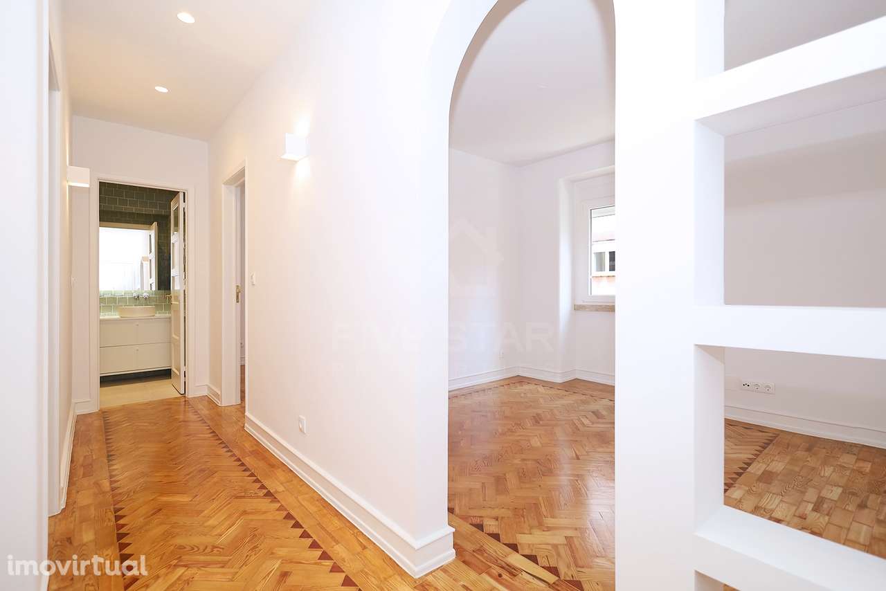Arrendamento - T2 - Renovado – Campo de Ourique - Grande imagem: 2/25