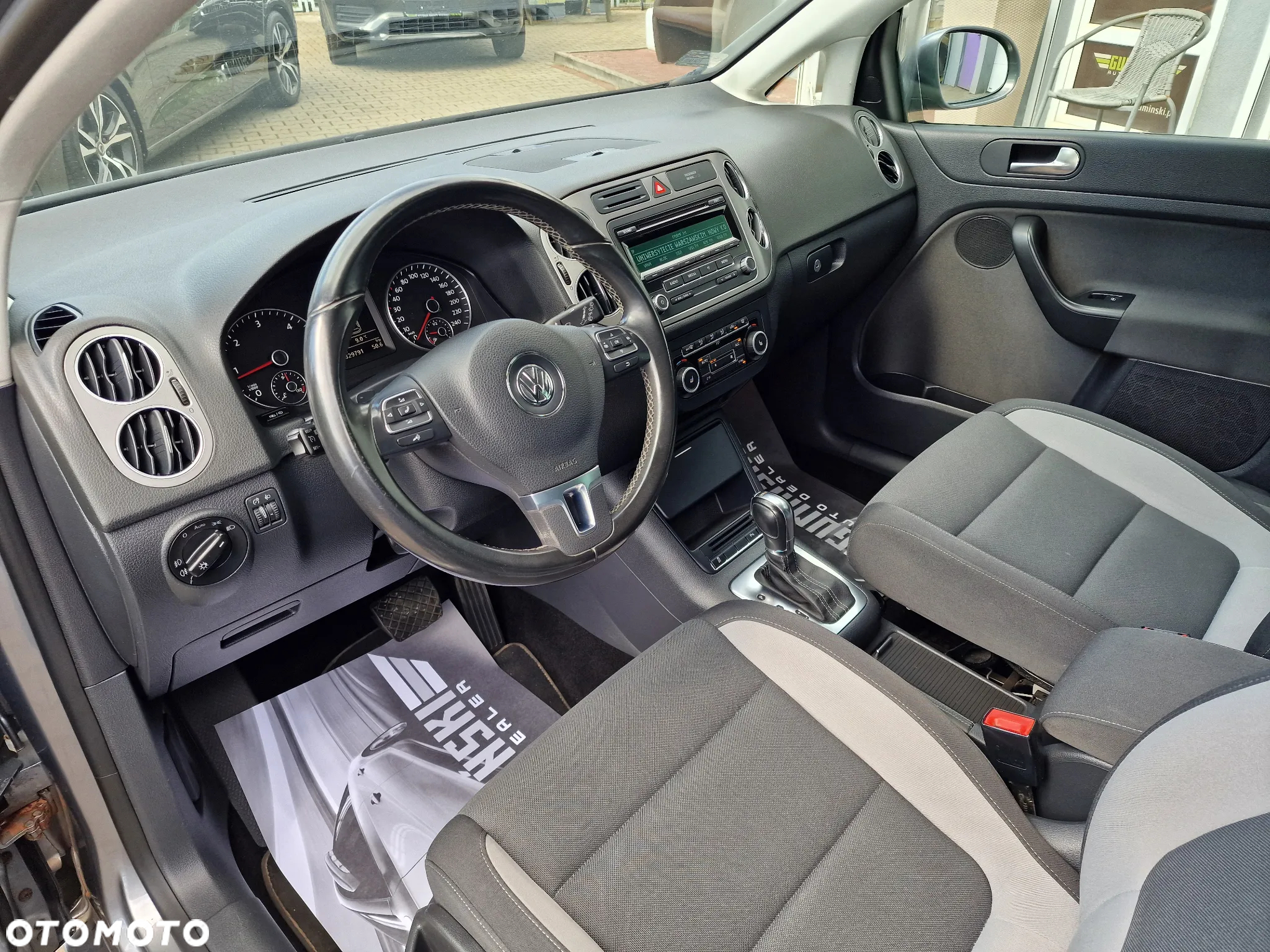 Volkswagen Golf Plus 1.6 TDI BlueMot Comfortline DSG - 16