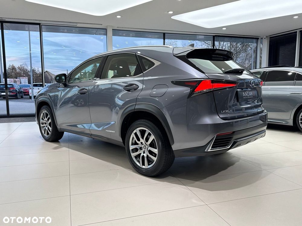 Lexus NX 300h Business Edition AWD - 3