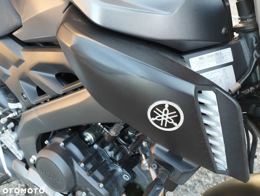 Yamaha MT - 17