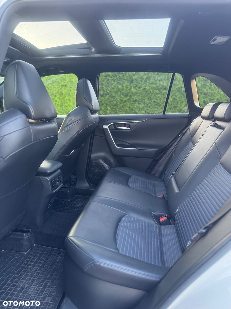 Toyota RAV4 - 11