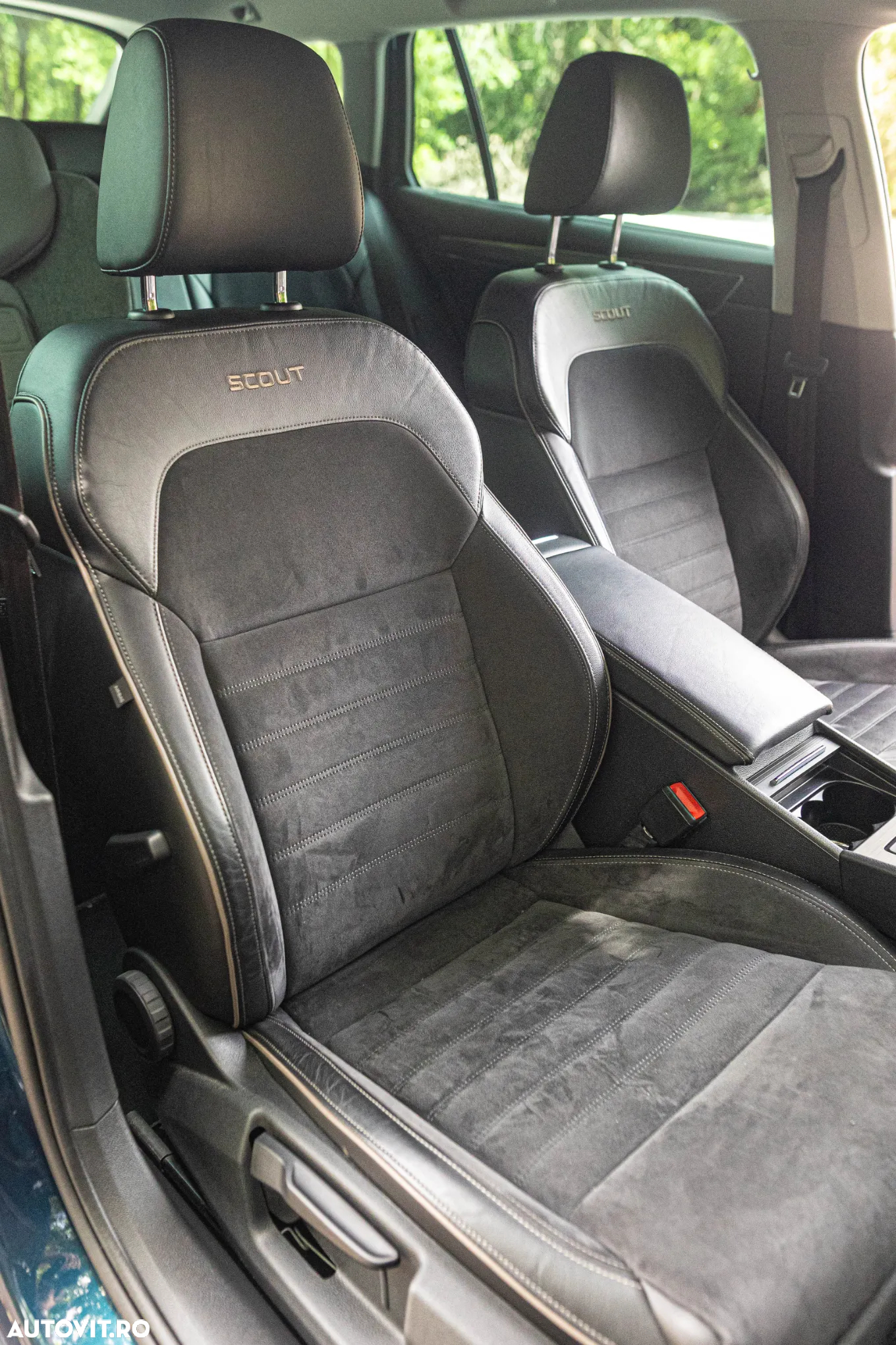 Skoda Superb Combi 2.0 TDI 4X4 DSG Scout - 9